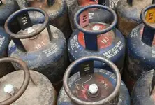 Centre offers additional 10 pc commercial LPG to states and UTs