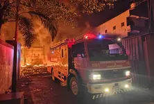 Massive fire breaks out in 35 scrap warehouses in Vapi, no injuries reported