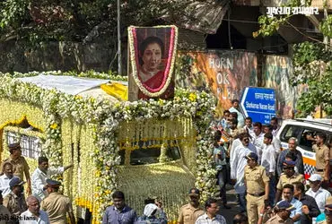 Soor Empress Asha Bhosle joins Panchatatva, Mumbai Police gives her a guard of honour