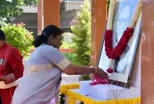 President Murmu pays floral tribute to Dr Ambedkar at Gujarat's Lok Bhavan