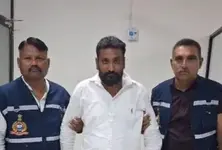 ACB traps police inspector, aide in ₹2 lakh bribery case linked to ‘love jihad’ in Vadodara