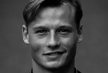 Former Arsenal goalkeeper Alex Manninger dies after train rams car near Salzburg