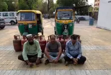 SOG busts illegal gas refilling scam in Godhra, three arrested