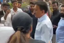 Complaint filed against woman who confronted Maharashtra minister in protest march