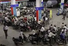 Petroleum dealers’ consortium flags forced premium fuel sales at HPCL pumps