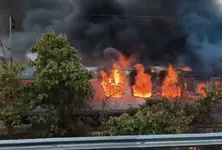 Massive fire on Delhi-bound Rajdhani Express in Ratlam; all passengers rescued