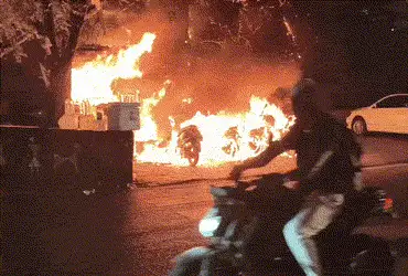 Gas cylinder fire engulfs vehicles near Ahmedabad’s ISKCON crossroads