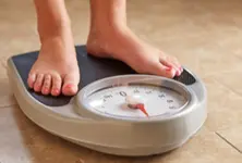 Lifting weight may help people live longer, study finds