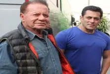 Writer Salim Khan admitted to hospital, Salman Khan spotted visiting him