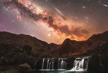 Astrophotographer captures stunning ‘Lyrid meteor shower’ over Scotland