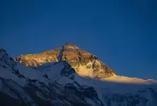 Two Indian climbers die descending Mount Everest